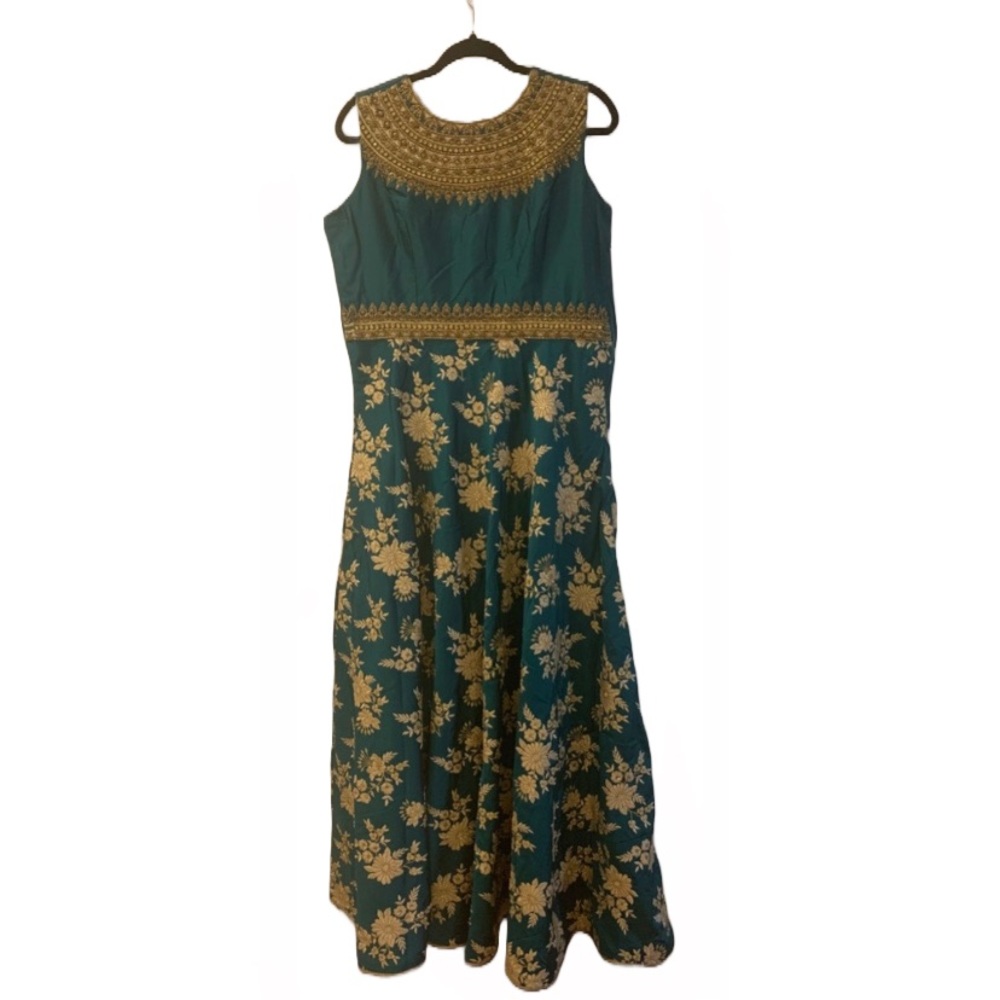 🎉 🌻SALE $90🌻 Indian Suit/Dress